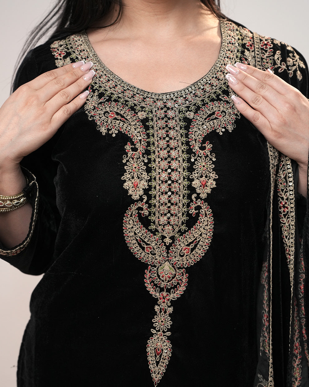 Premium Velvet Heavy Zari Embroidered Salwar Suit – Black