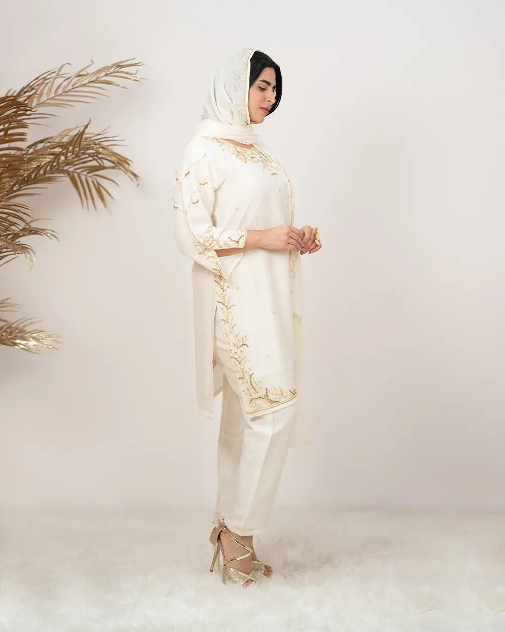 Heavy handworked crush tissue suit- white
