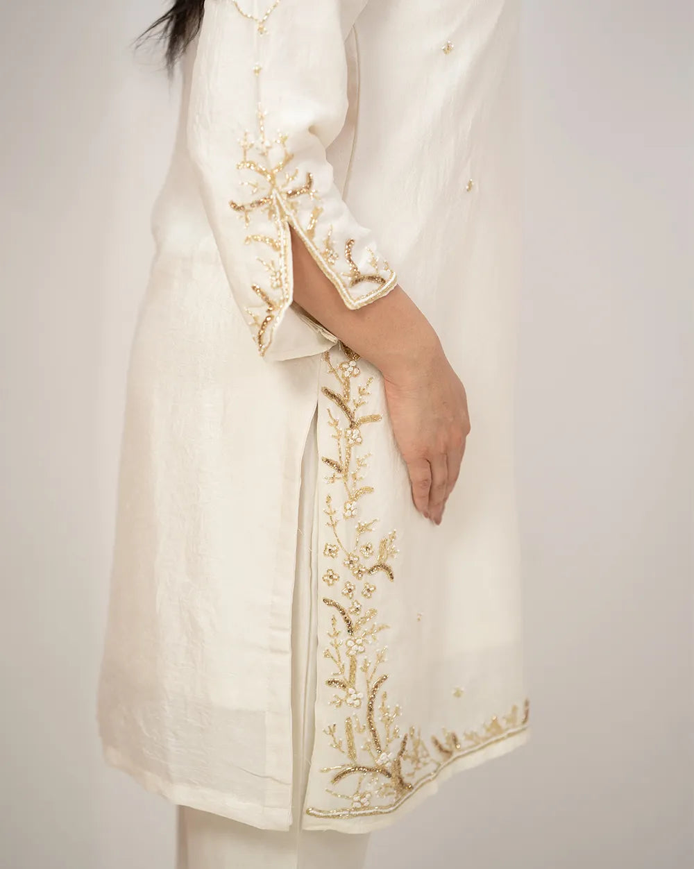 Heavy handworked crush tissue suit- white